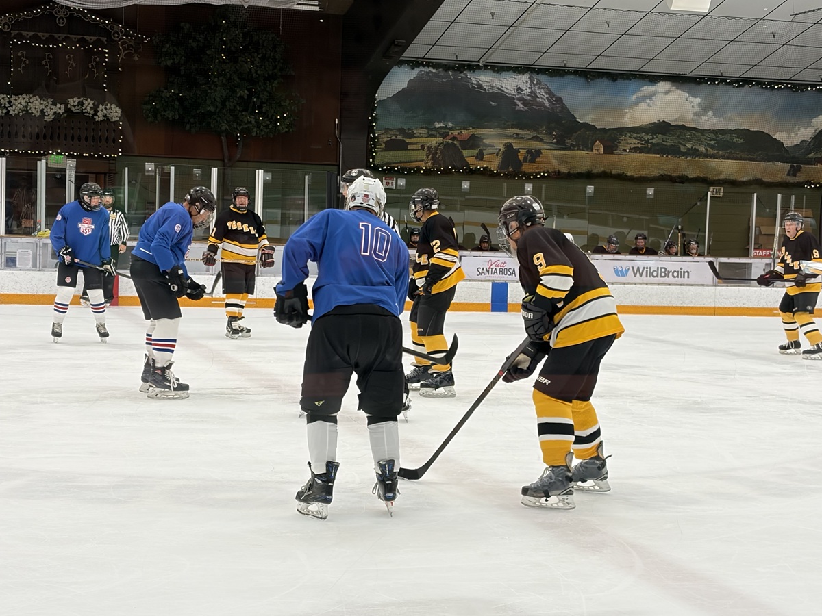USA 80+ HOF final game action shot